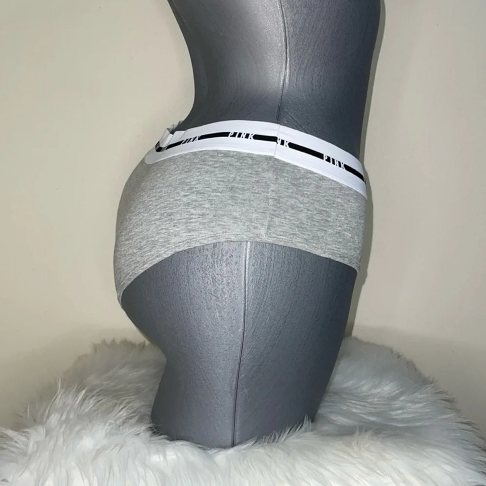 VICTORIAS SECRET PINK LOGO HIPSTER UNDERWEAR PANTY. NWT